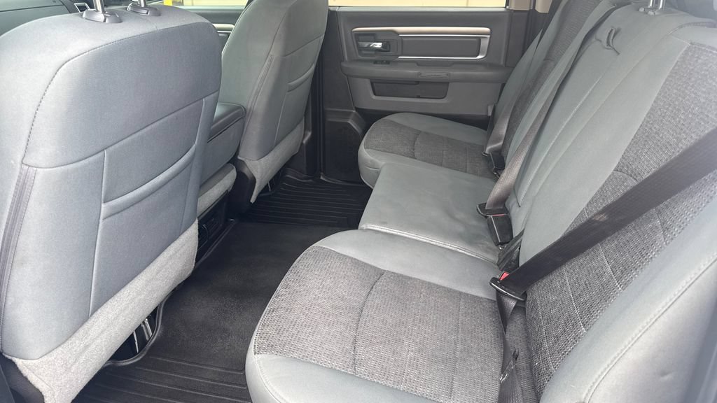Used 2019 RAM 1500 Classic SLT w/ Luxury Group AWD/4WD image 10