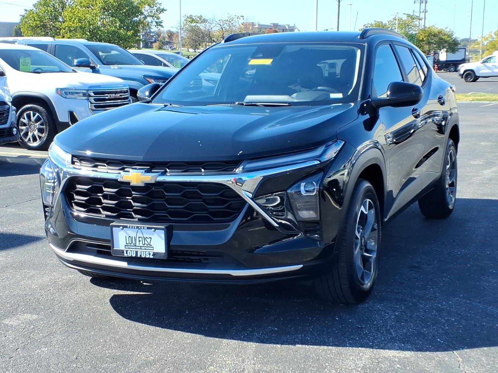 Used 2024 Chevrolet Trax LT w/ Driver Confidence Package FWD image 2
