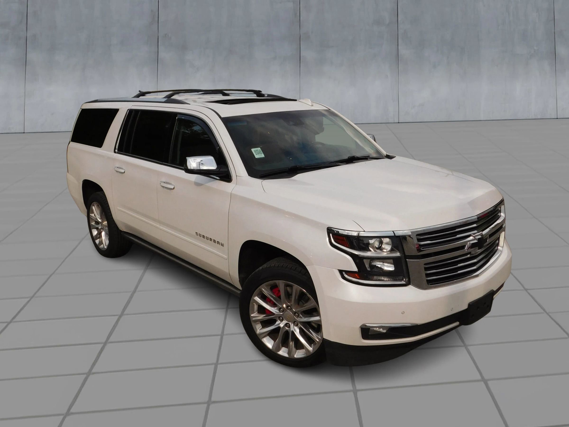 Used 2019 Chevrolet Suburban Premier w/ Premier Plus Edition AWD/4WD image 2