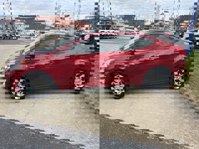 Used 2013 Hyundai Elantra GLS w/ Preferred Pkg image 3