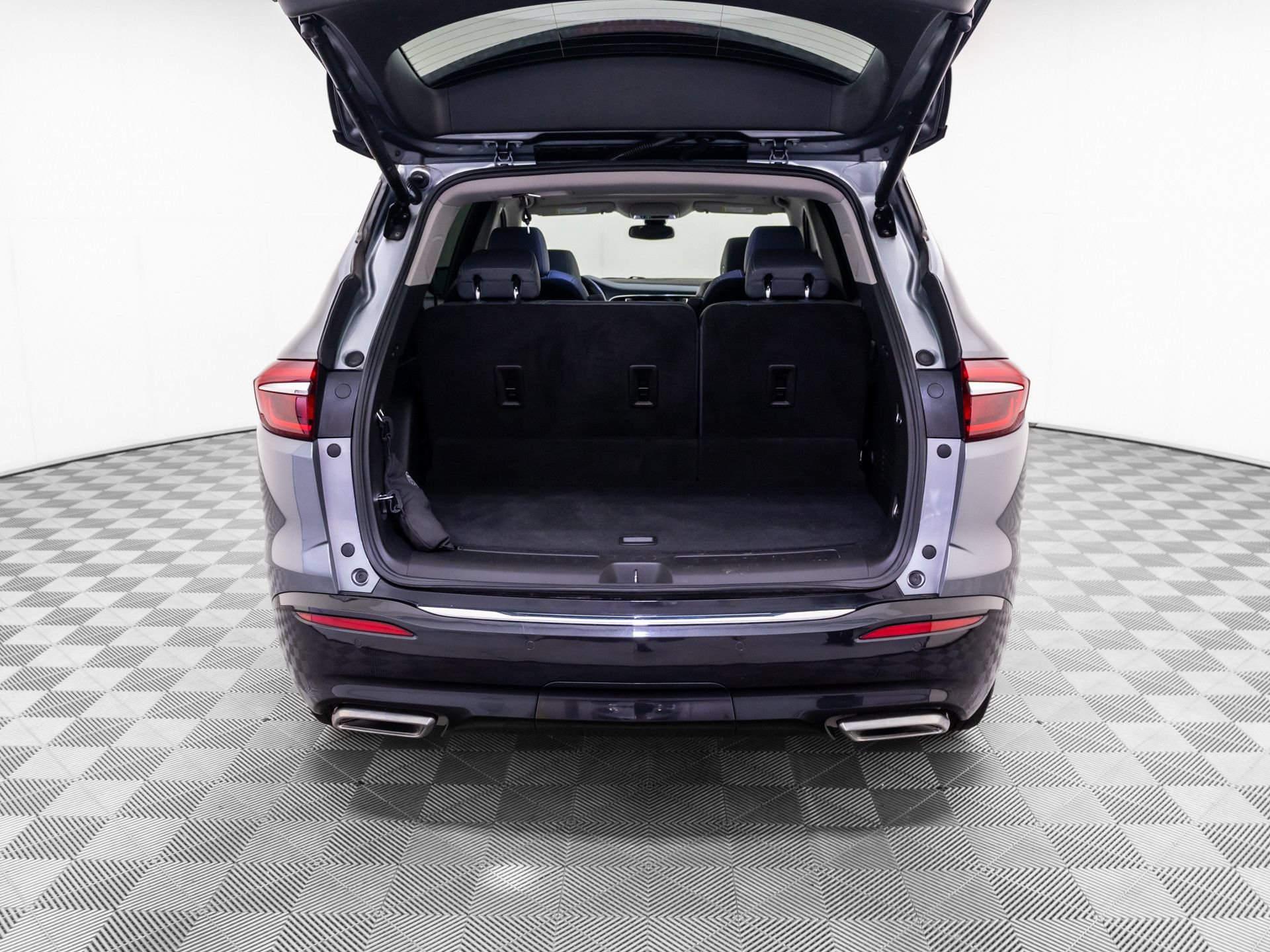 Used 2021 Buick Enclave Premium w/ Sun and Sites Package AWD/4WD image 39