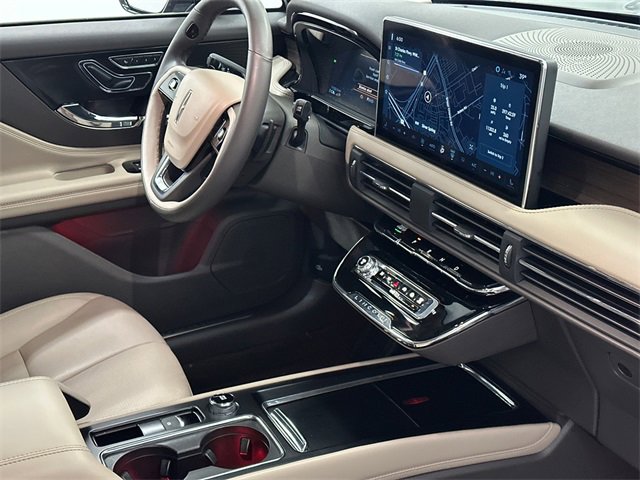 Used 2023 Lincoln Corsair Reserve image 10