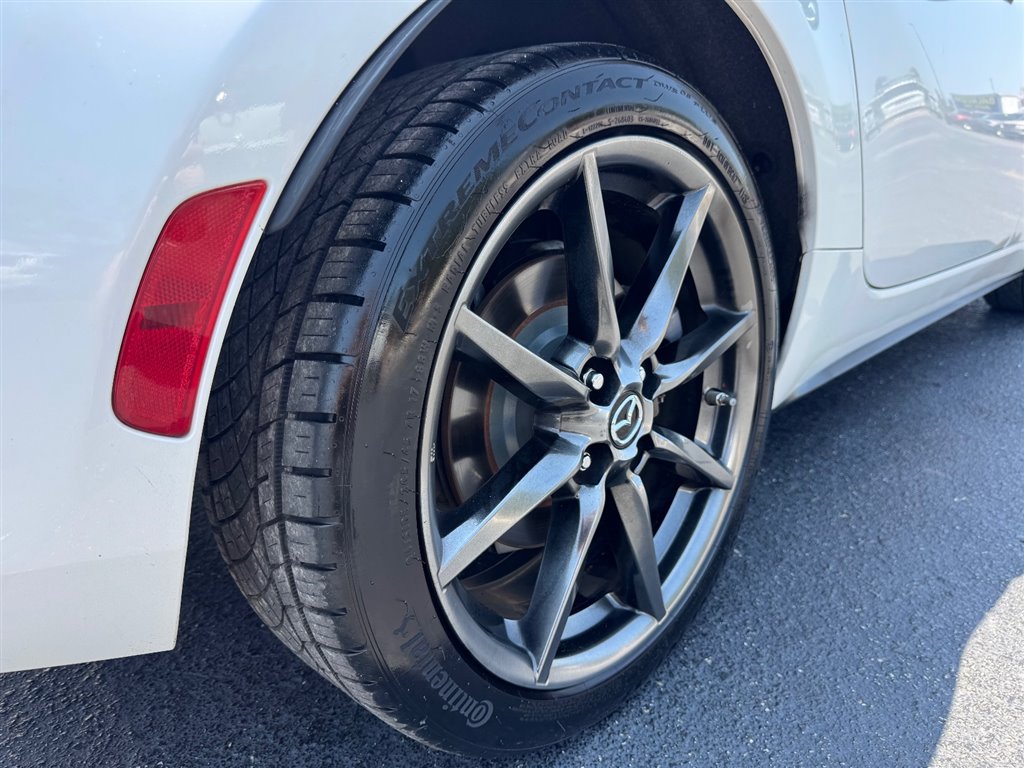 Used 2019 MAZDA MX-5 Miata RF Grand Touring w/ GT-S Package RWD image 10