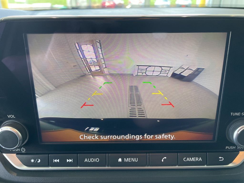 Used 2025 Nissan Rogue SV image 15