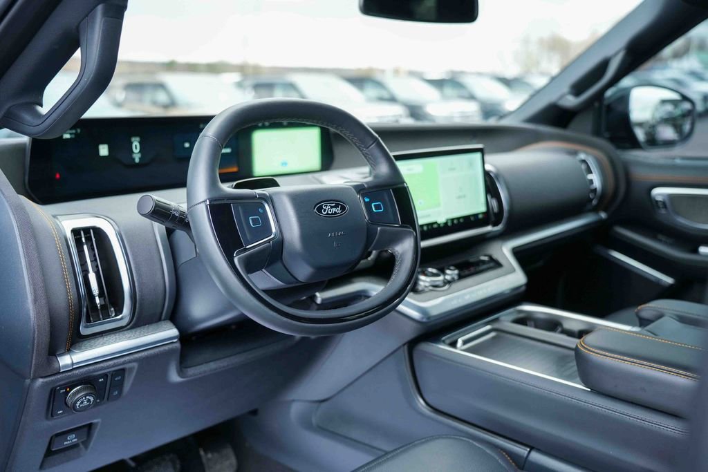 Used 2025 Ford Expedition Tremor image 29