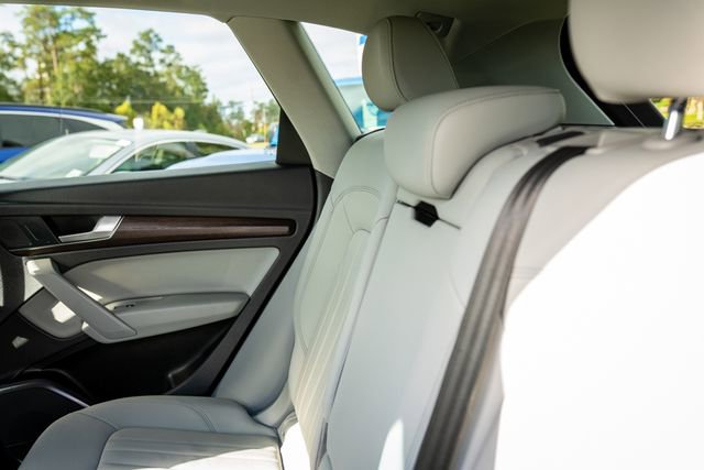 Used 2022 Audi Q5 2.0T Premium w/ Convenience Package image 17