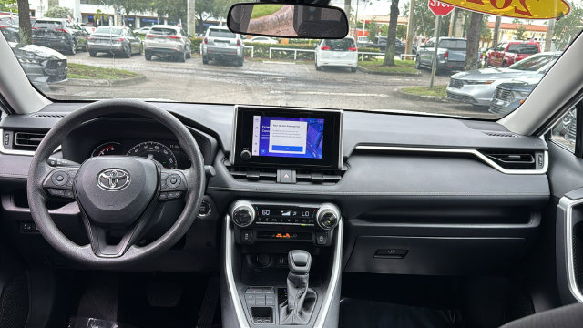 Used 2025 Toyota RAV4 XLE AWD/4WD image 13