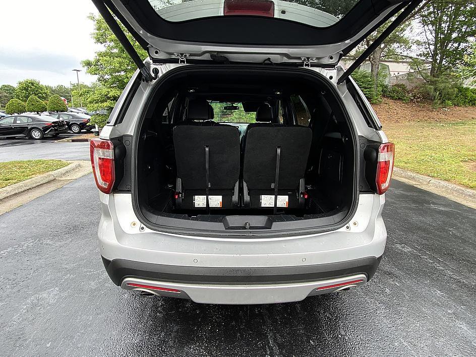 Used 2016 Ford Explorer XLT w/ Equipment Group 202A FWD image 24