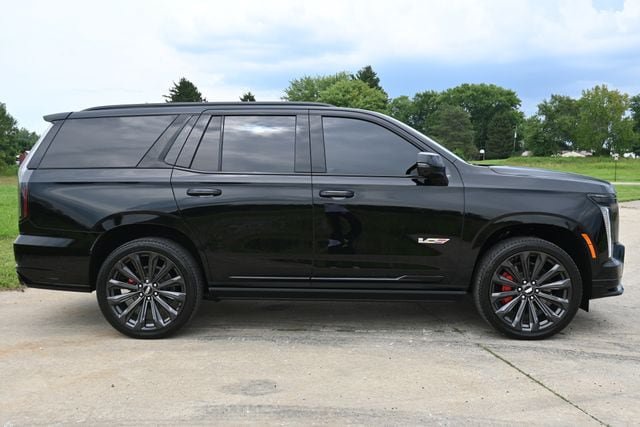 Used 2026 Cadillac Escalade V AWD/4WD image 4