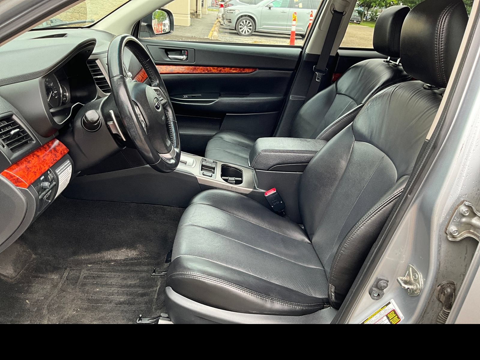 Used 2012 Subaru Outback 2.5i Limited w/ Popular Pkg 1B AWD/4WD image 2