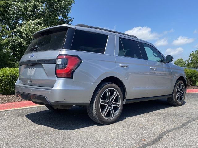 Used 2021 Ford Expedition Limited AWD/4WD image 3
