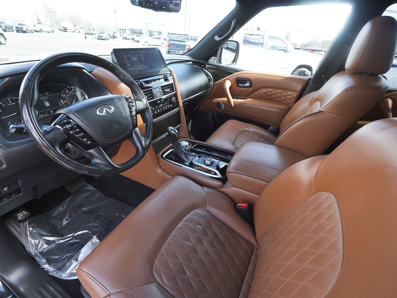 Used 2024 INFINITI QX80 Sensory AWD/4WD image 16