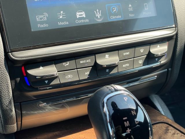 Used 2018 Maserati Quattroporte S Q4 AWD/4WD image 31