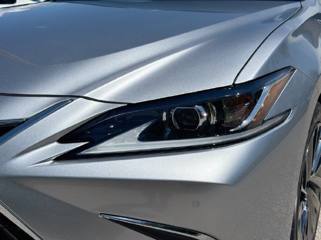Used 2024 Lexus ES 350 w/ Technology Package FWD image 9