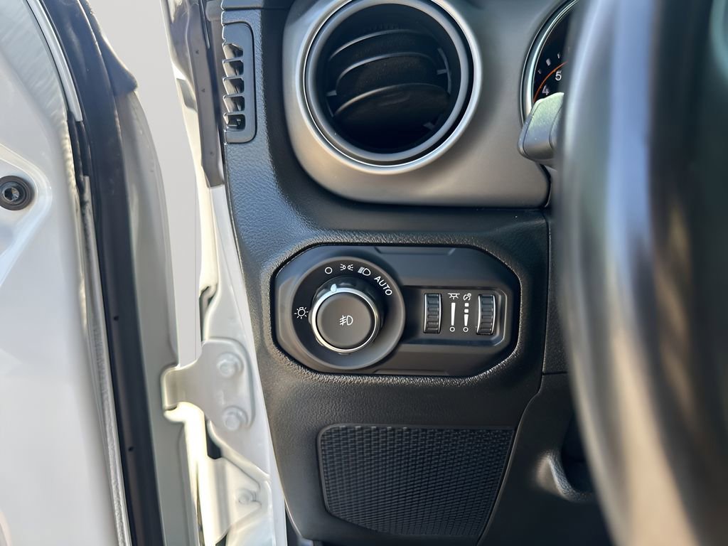 Used 2022 Jeep Wrangler Unlimited Sport image 29