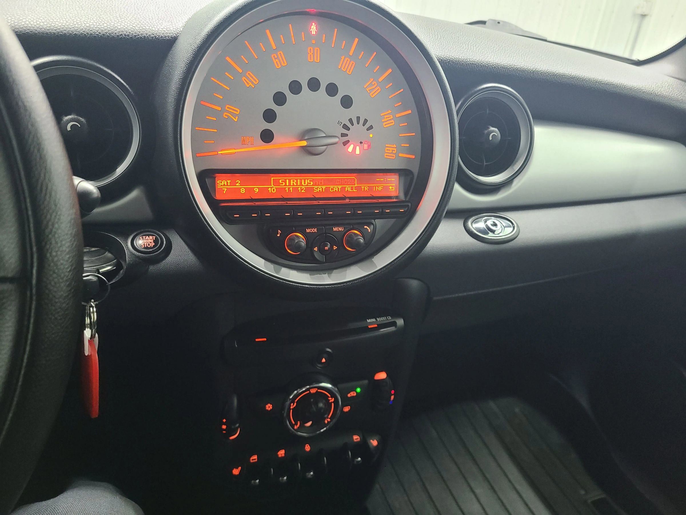 Used 2011 MINI Cooper Convertible image 24