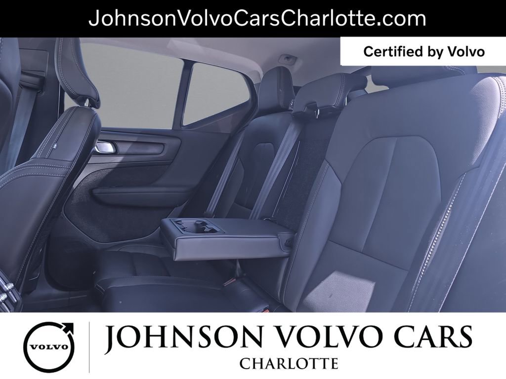 Certified 2025 Volvo XC40 B5 Plus AWD/4WD image 14
