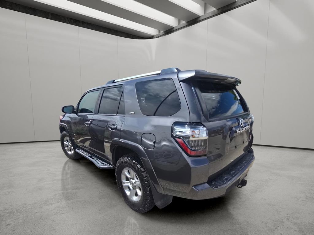 Used 2020 Toyota 4Runner SR5 AWD/4WD image 5