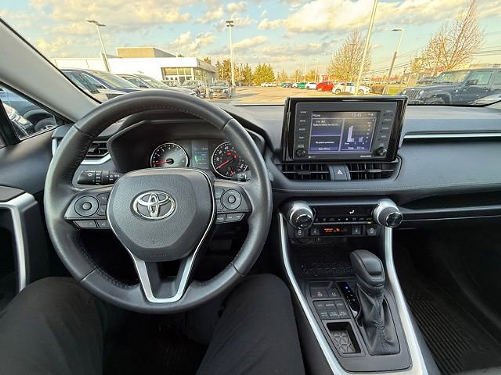 Used 2021 Toyota RAV4 XLE w/ Convenience Package AWD/4WD image 14