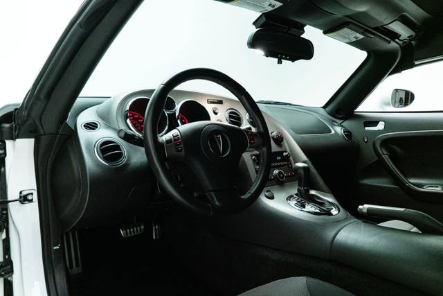 Used 2009 Pontiac Solstice GXP image 22