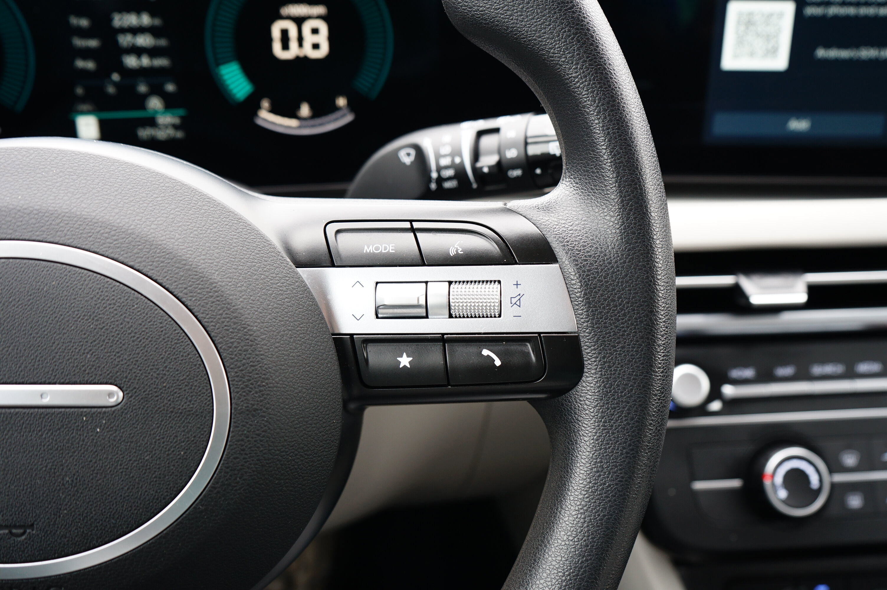 Used 2025 Hyundai Tucson SE image 18