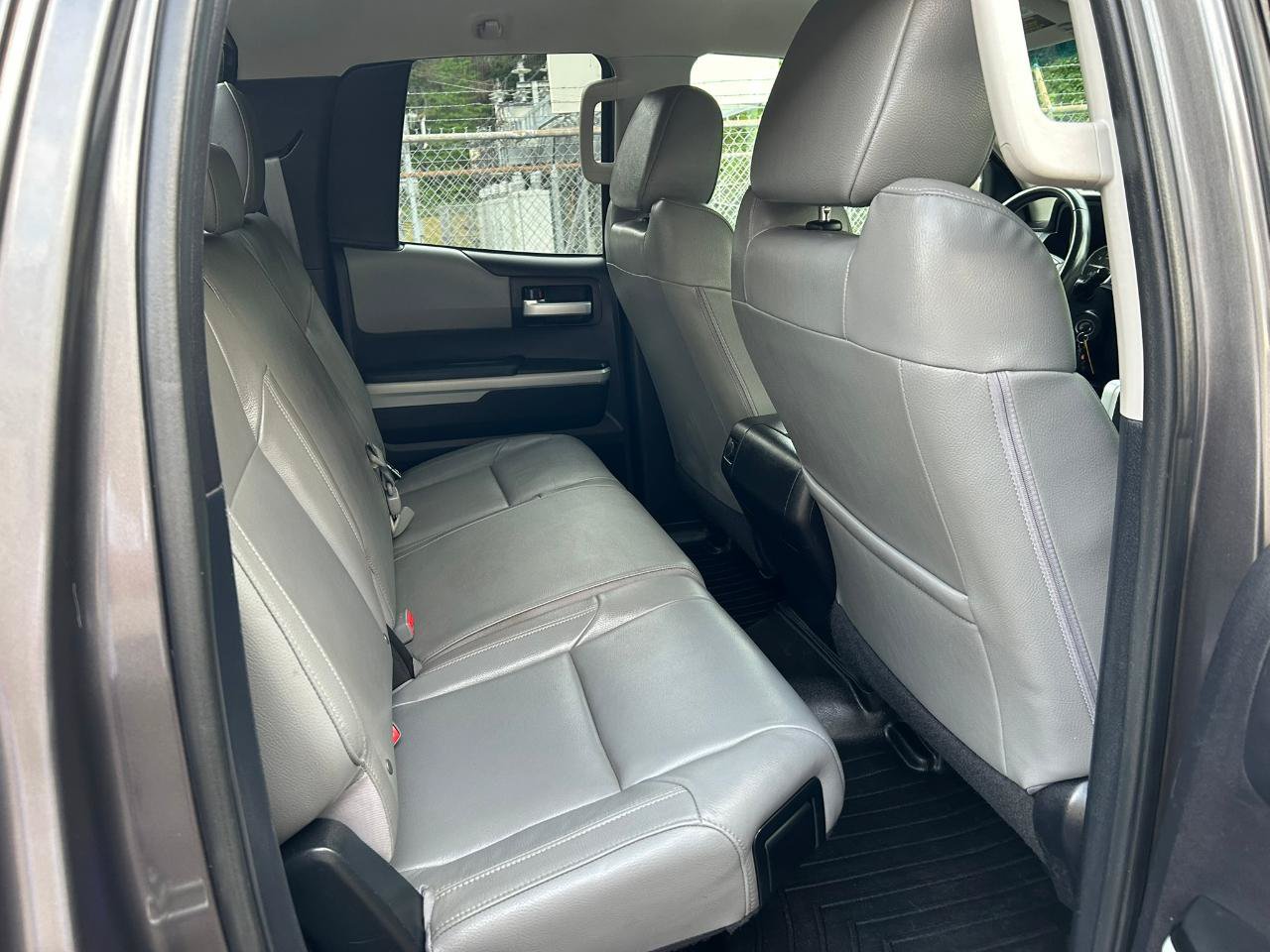 Used 2014 Toyota Tundra Limited w/ Limited Premium Package AWD/4WD image 15