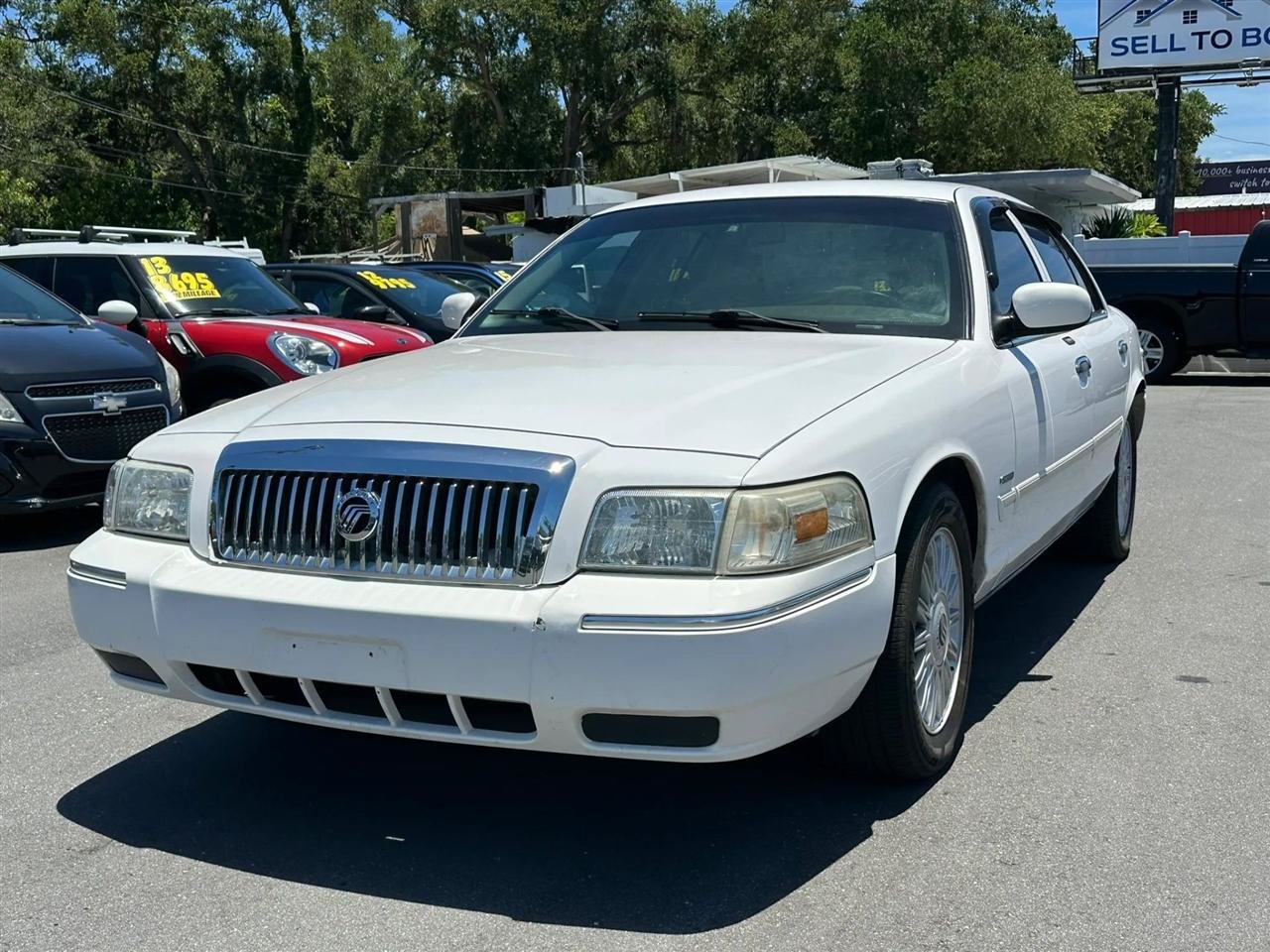 Used 2011 Mercury Grand Marquis LS RWD image 3