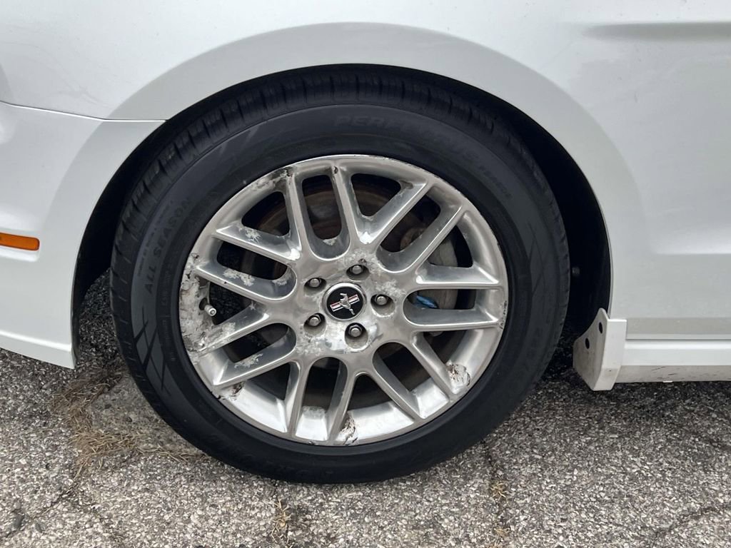 Used 2013 Ford Mustang Premium image 24