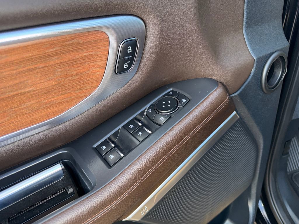 Used 2025 Ford Expedition King Ranch image 14