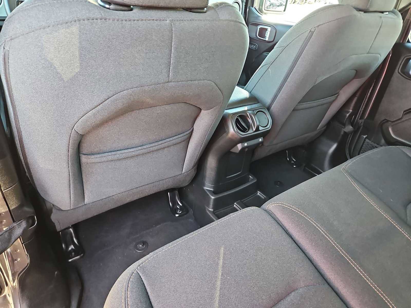 Used 2024 Jeep Wrangler Sport S image 17