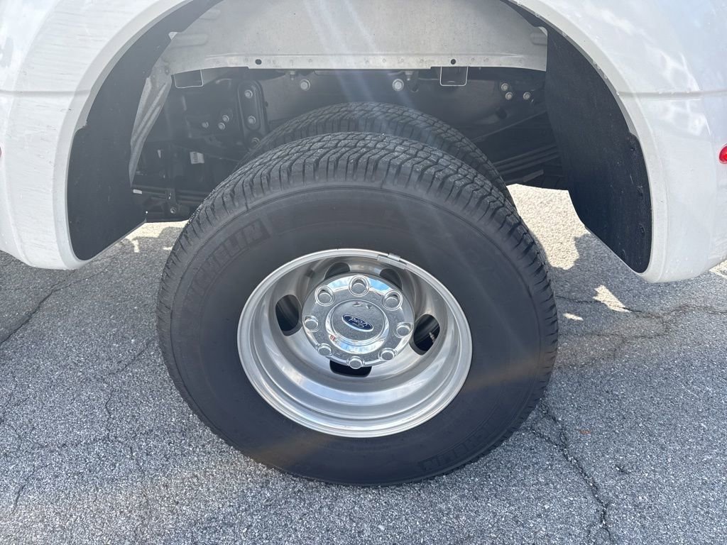 Used 2025 Ford F350 Lariat w/ Lariat Ultimate Package image 9