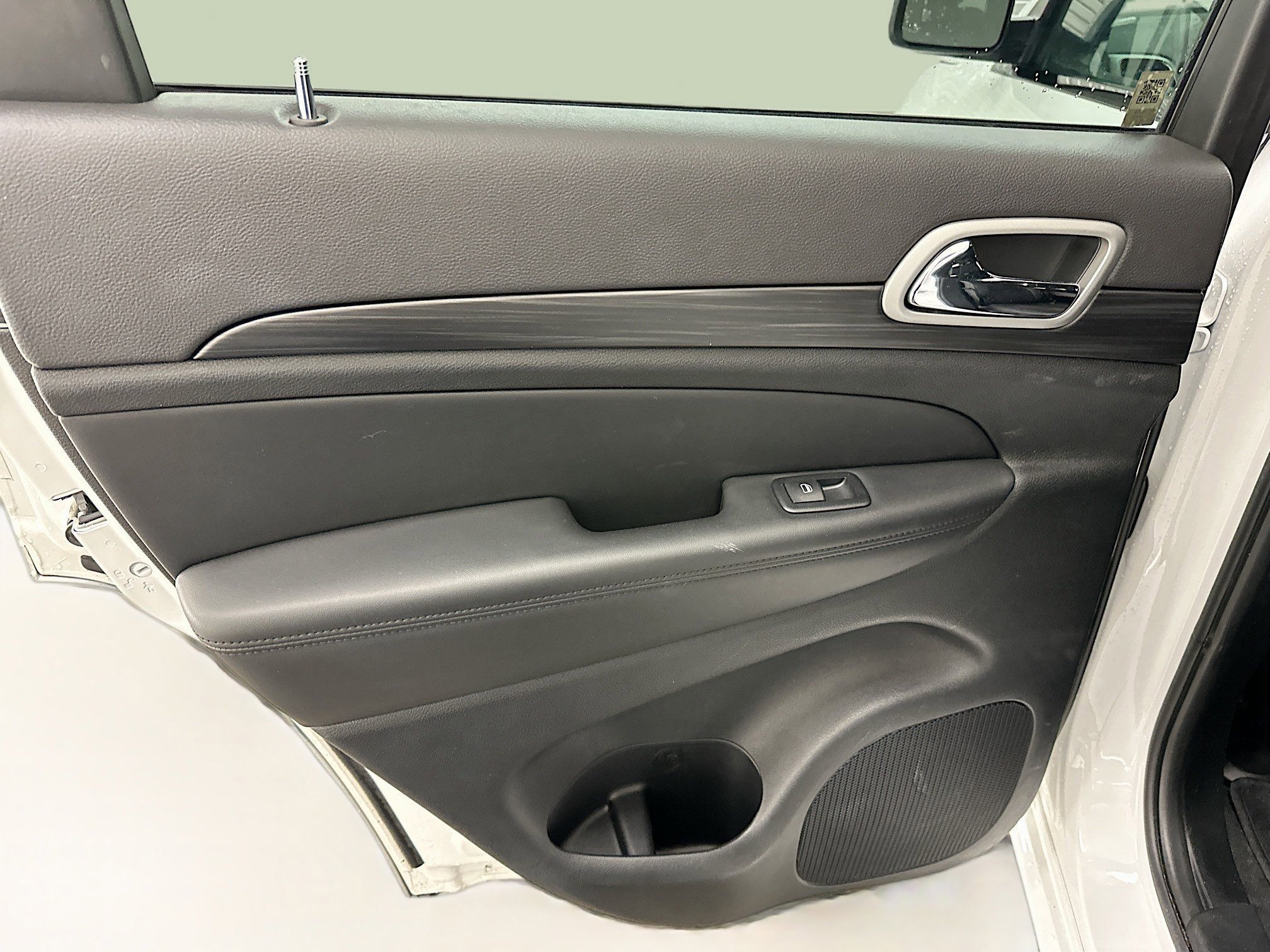 Used 2022 Jeep Grand Cherokee Laredo X image 27