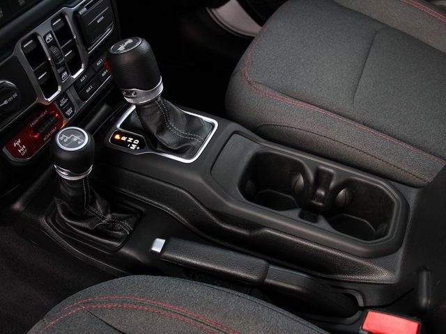 Used 2025 Jeep Wrangler Unlimited Rubicon image 21