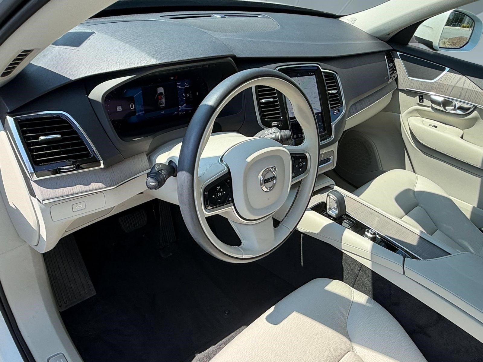 Certified 2025 Volvo XC90 B6 Plus w/ Protection Package Premier AWD/4WD image 4