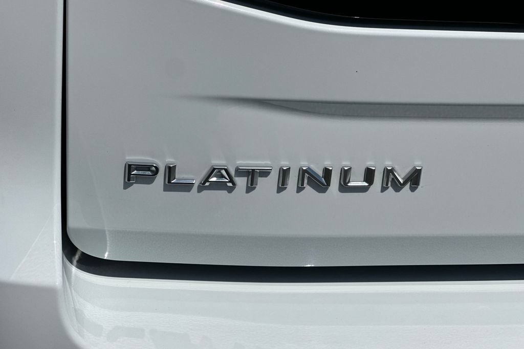 Certified 2025 Ford Expedition Max Platinum w/ Driver's Package AWD/4WD image 32