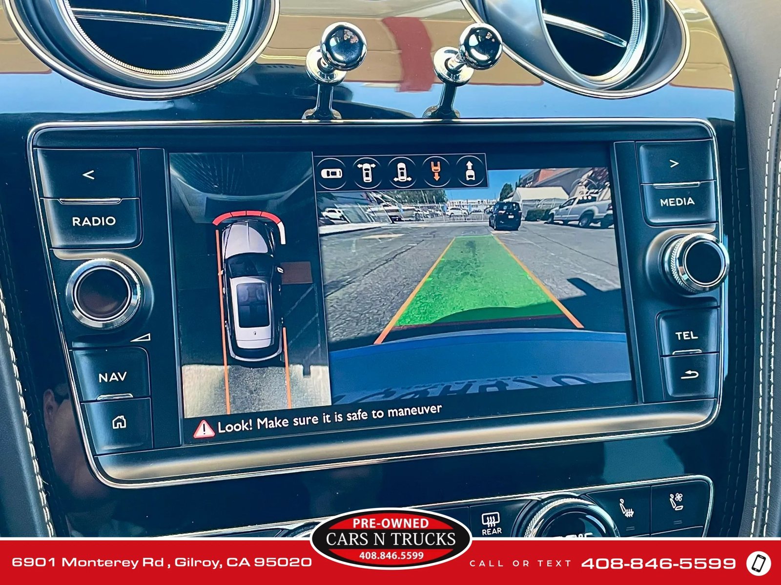 Used 2018 Bentley Bentayga AWD/4WD image 26