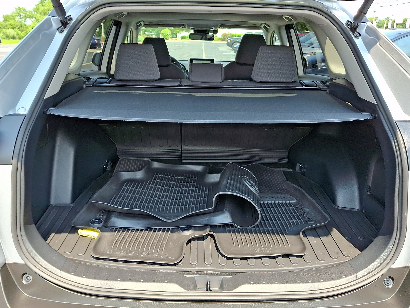 Used 2025 Toyota RAV4 XLE w/ Convenience Package AWD/4WD image 33