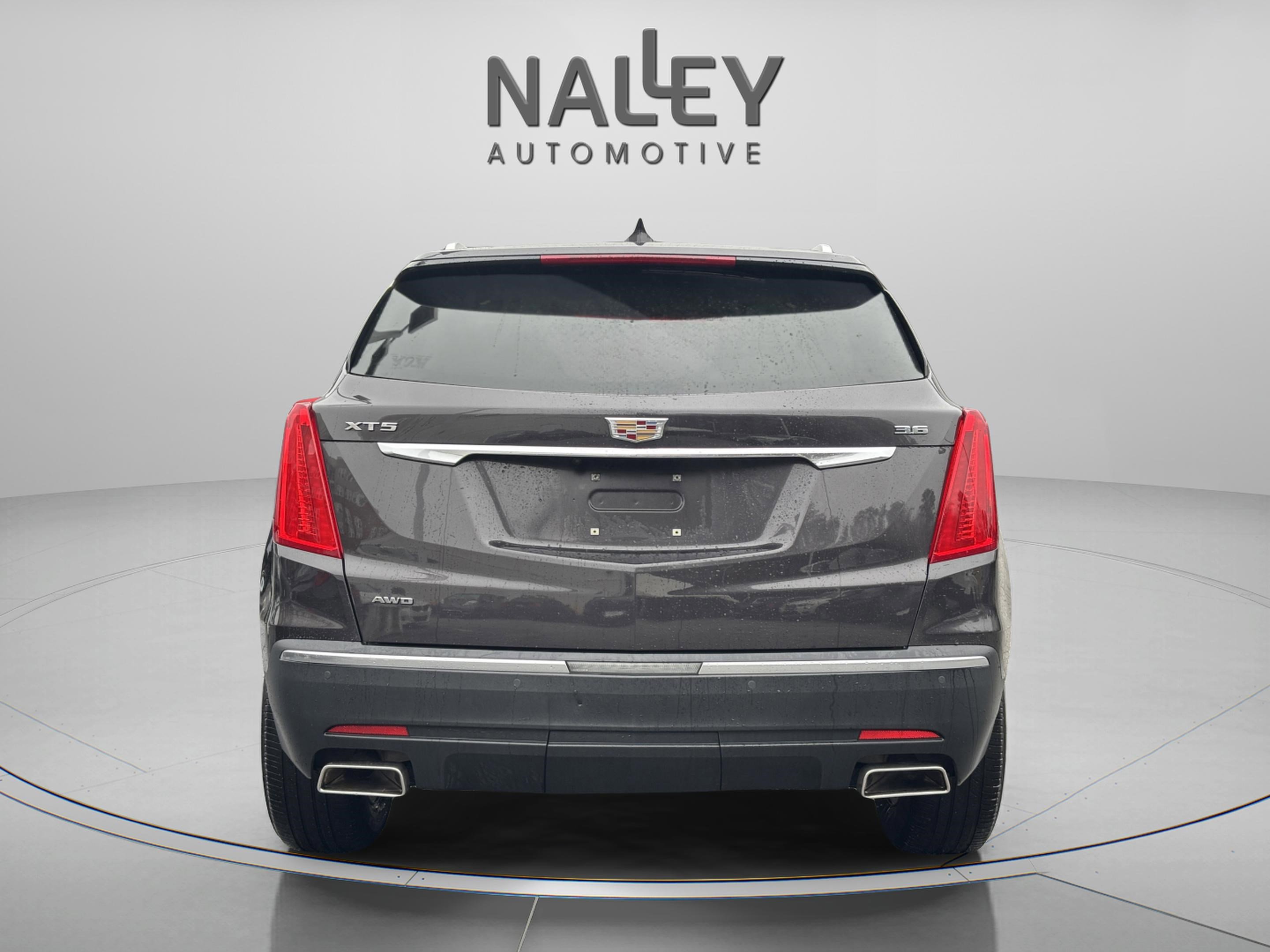 Used 2018 Cadillac XT5 Luxury w/ Driver Awareness Package image 3