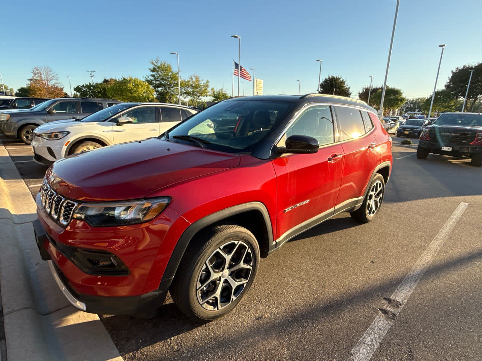 Used 2024 Jeep Compass Limited AWD/4WD image 2