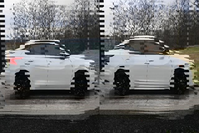 Used 2016 Nissan Maxima SR w/ Midnight Edition image 4