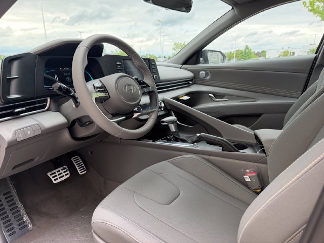 New 2026 Hyundai Elantra SEL Sport FWD image 4