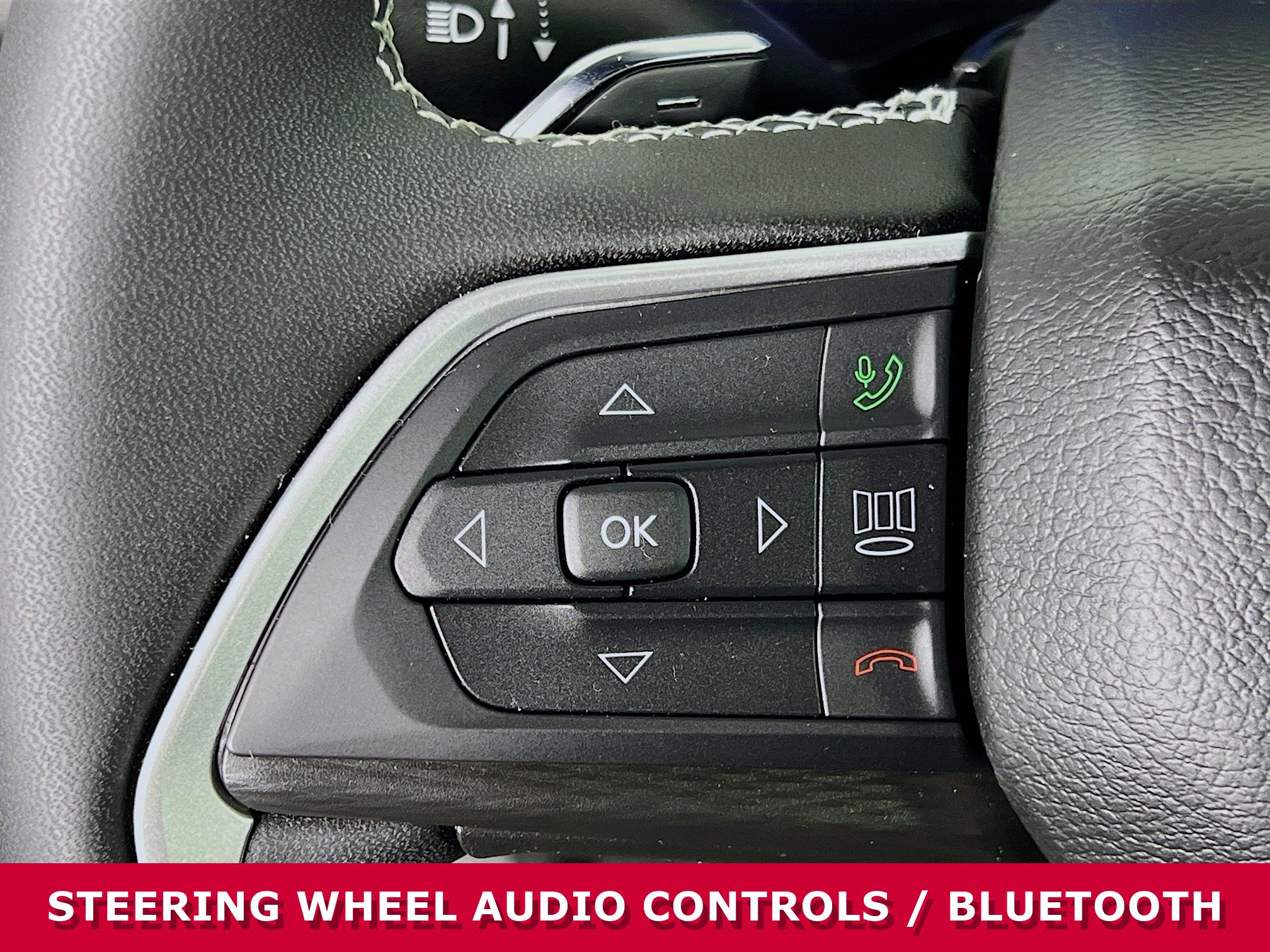 Used 2025 Jeep Grand Cherokee Altitude image 14