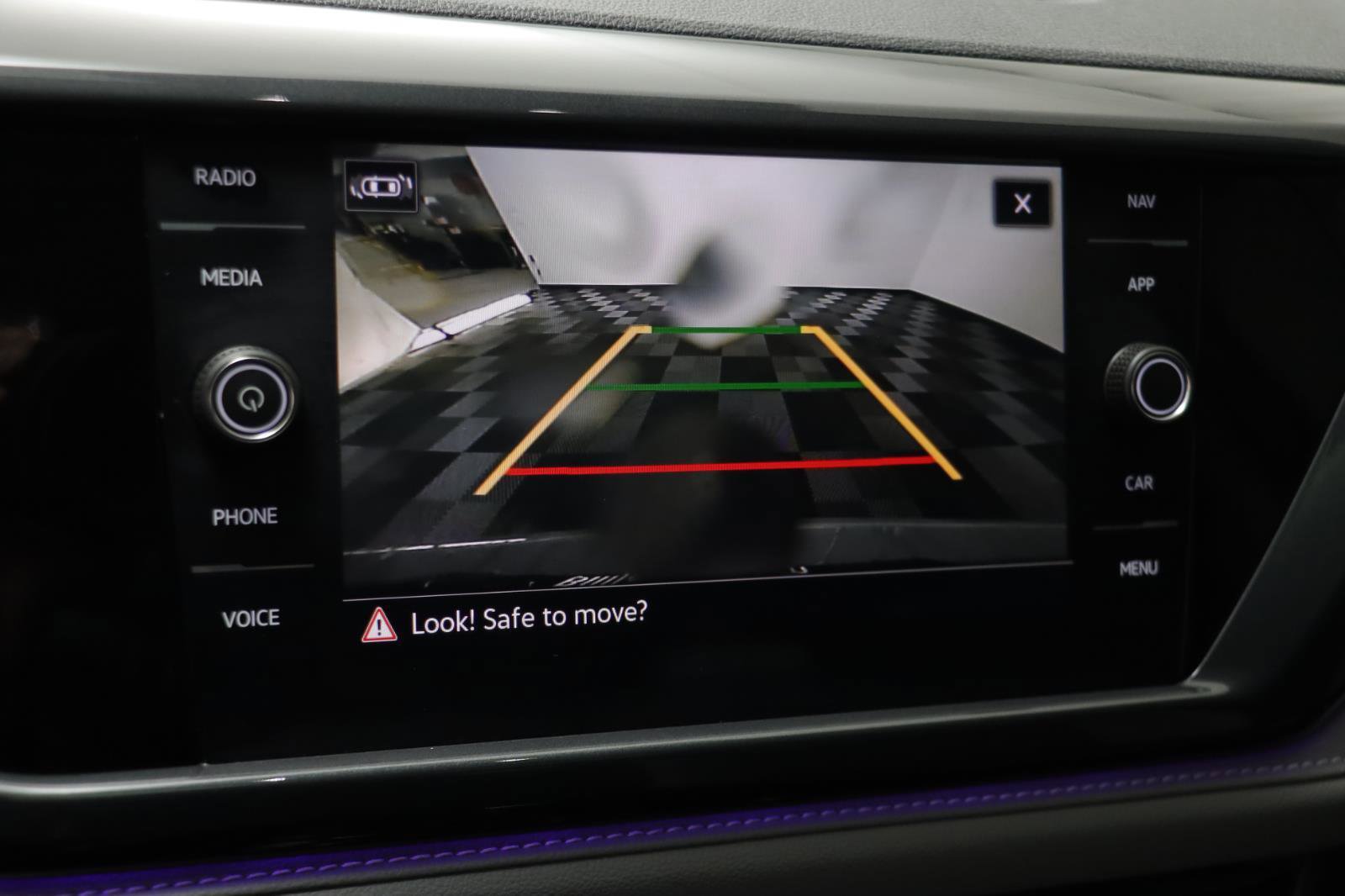 Certified 2024 Volkswagen Taos SEL image 10