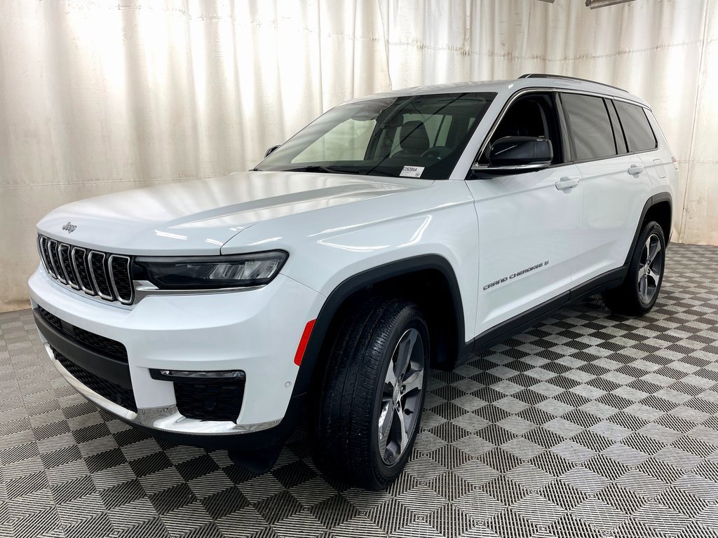 Used 2023 Jeep Grand Cherokee L Limited w/ Luxury Tech Group II image 20