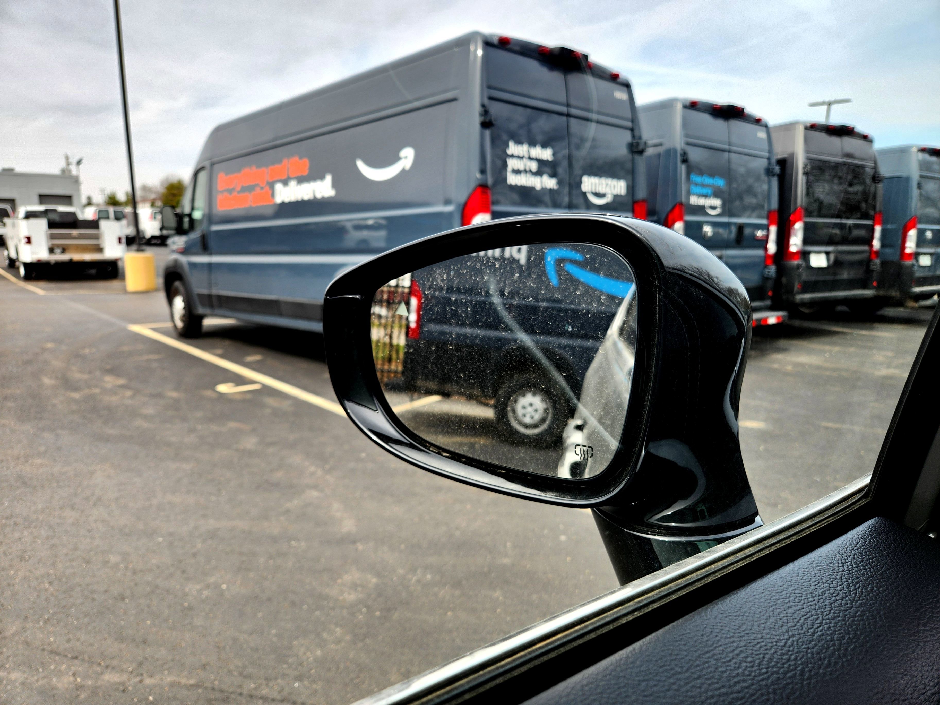 New 2025 Chrysler Pacifica Select image 12