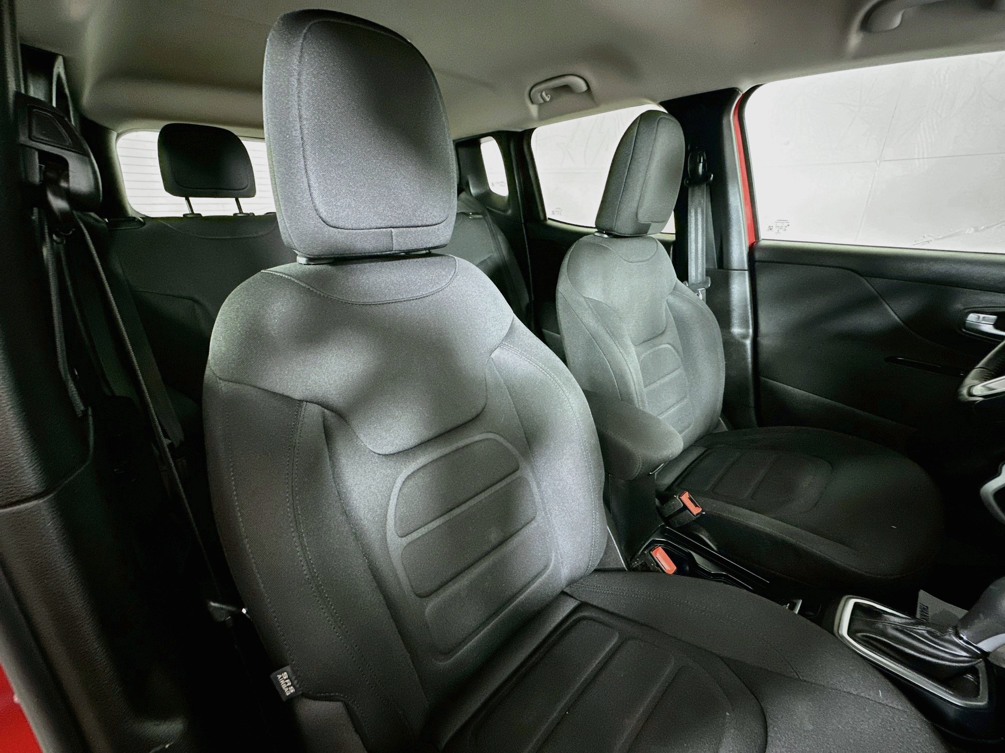Used 2020 Jeep Renegade Latitude w/ Cold Weather Group AWD/4WD image 25