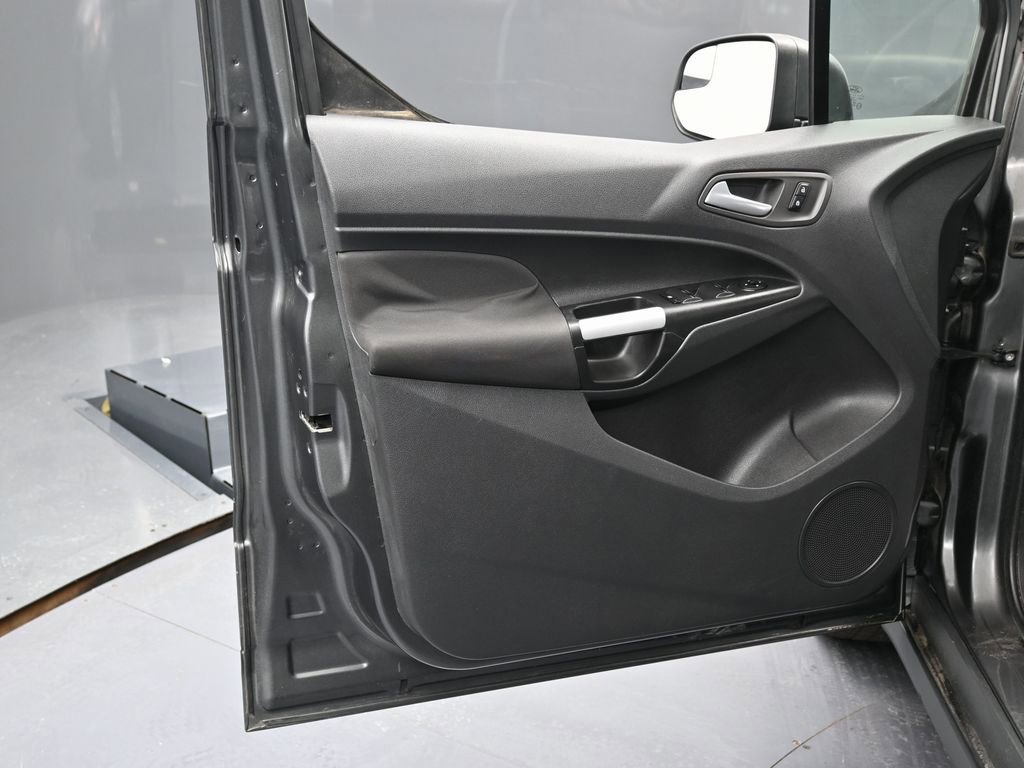 Used 2016 Ford Transit Connect XLT image 31