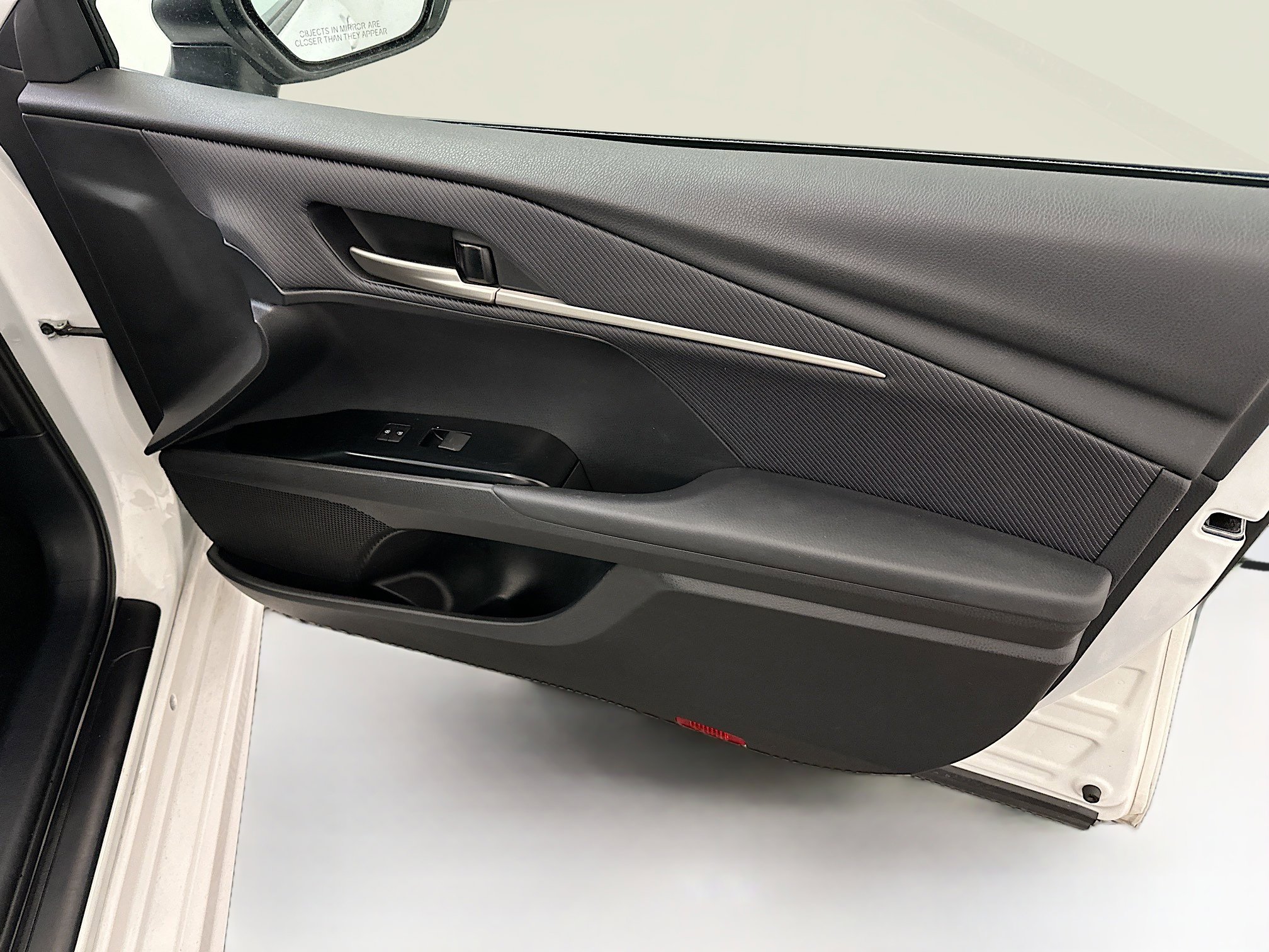 Used 2025 Toyota Camry SE FWD image 33