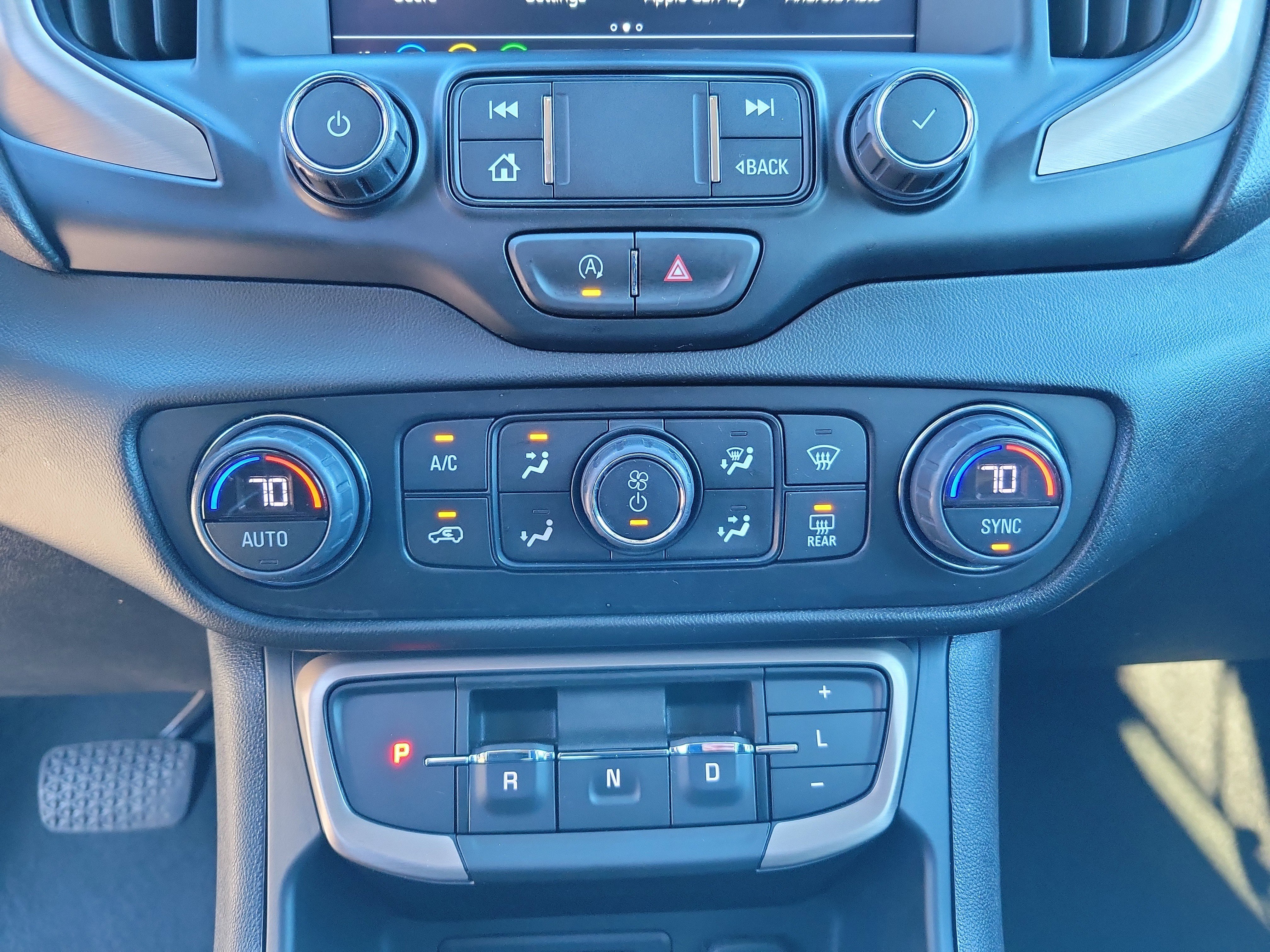 Used 2024 GMC Terrain Denali w/ Black Diamond Edition image 12