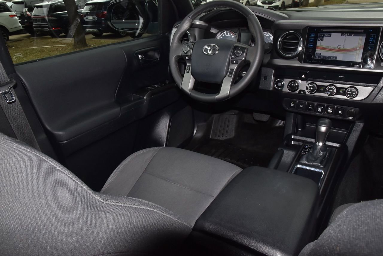 Used 2019 Toyota Tacoma TRD Sport w/ Technology Package image 15